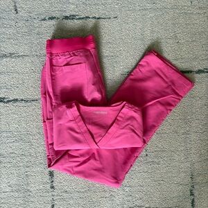 Mandala Scrub Top and Pants Set in Bright Pink Size Small